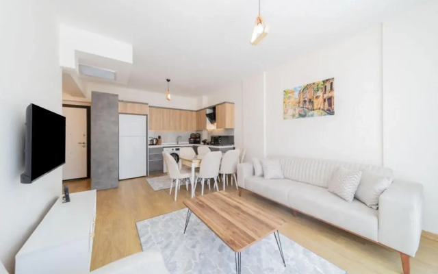 Remarkable Flat With Shared Pool in Kepez