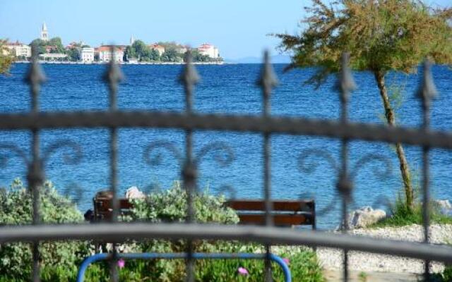 Lanterna Puntamika apt. near beach