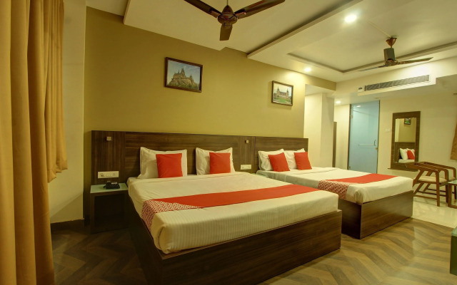 OYO 26698 Hotel Shringar Palace