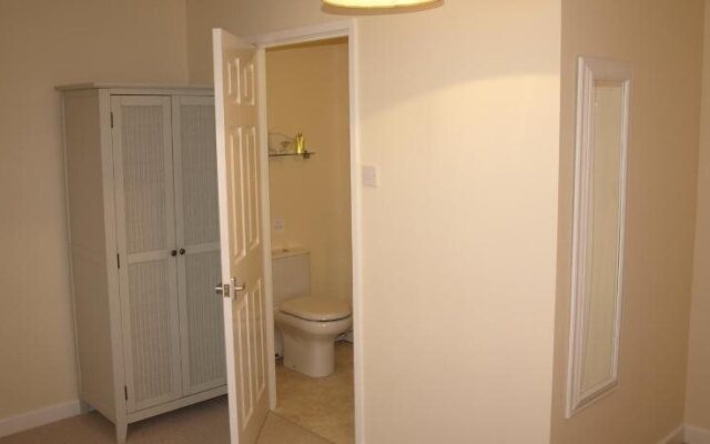 Cleaver Cottage Bed & Breakfast