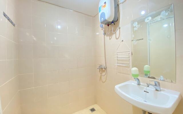 Modern Look 1Br Apartment At Parahyangan Residence Near Unpar