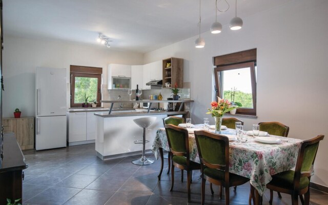 Awesome Home in Medulin With Wifi and 3 Bedrooms