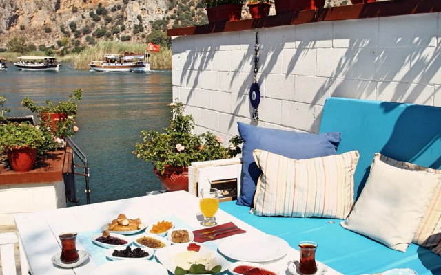 Myra Hotel