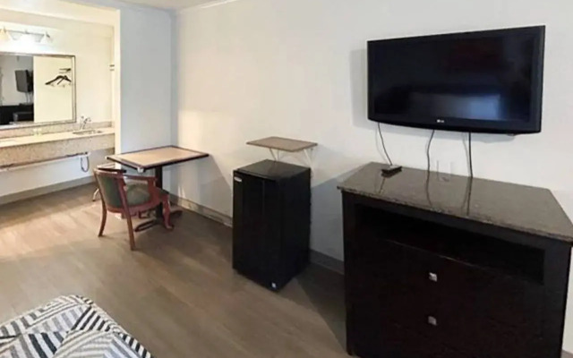 Studio 6 Fort Worth, TX – Downtown East