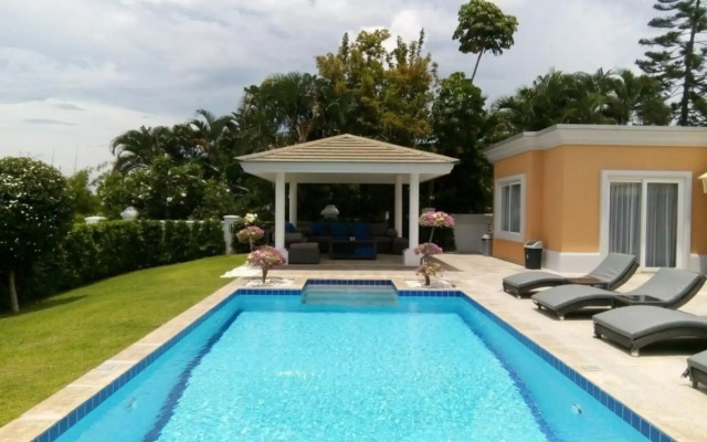 Luxury Pool Villa 604