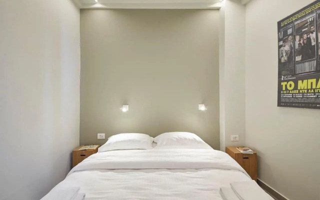 Old Athens style 1bdr with Acropolis view rooftop!