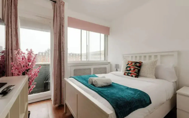 Luxurious London Apartment With City Views