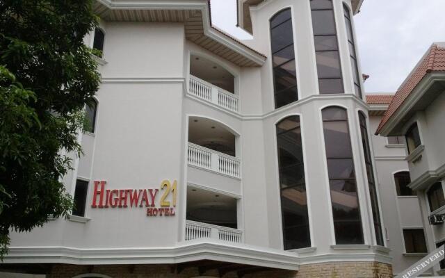 Highway 21 Hotel