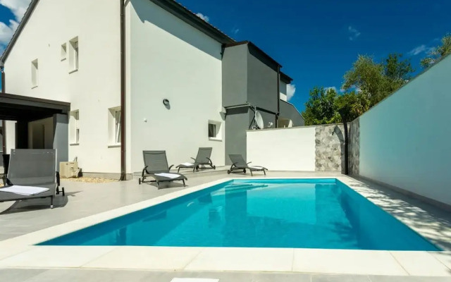 Krk - With Private Pool - H