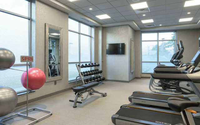 Courtyard by Marriott Edgewater NYC Area