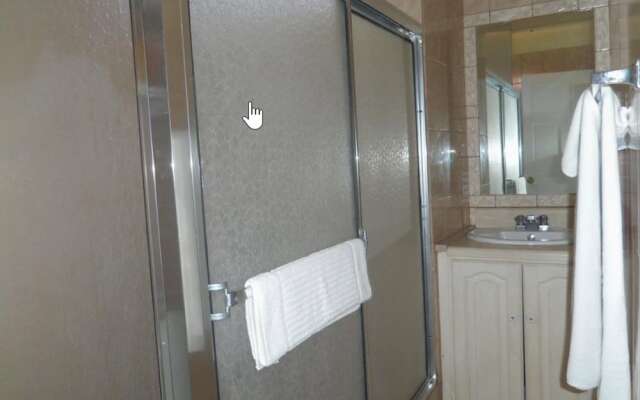 Airport Inn