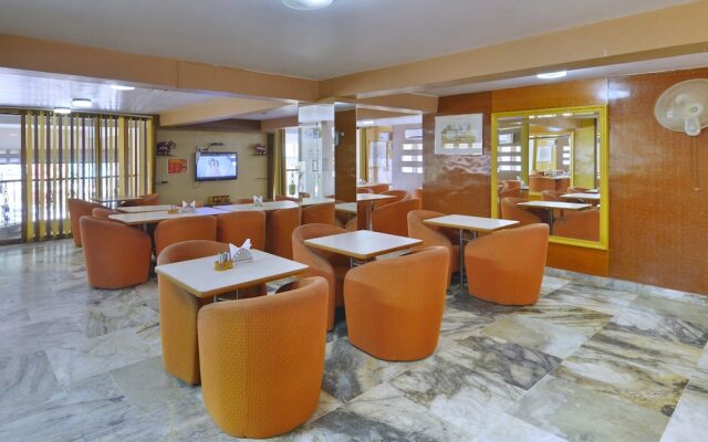 OYO 10499 Hotel Shiv Shakti