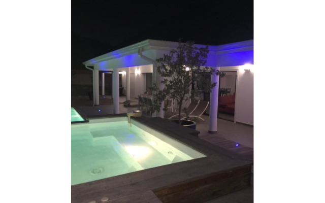 Villa Mary Island