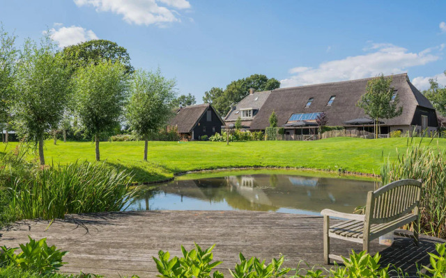 Grandeur Farmhouse in Dwingeloo at a National Park