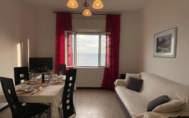 [Via XXV Aprile] 4 Locali - Di Fronte al Mare