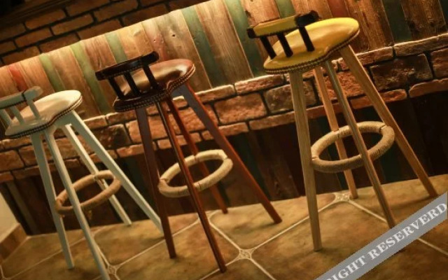 Xiandu Songge Xianrenju Hostel