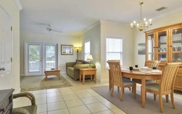 Coral Garden by Avantstay Great Location w/ Balcony & Shared Pool