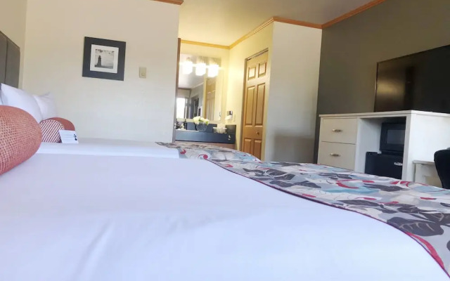 River House Inn, a Baymont by Wyndham