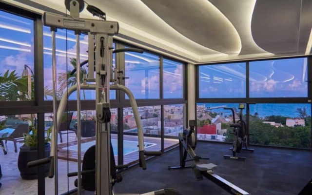 Luxury Sea view Studio on the 5th Av