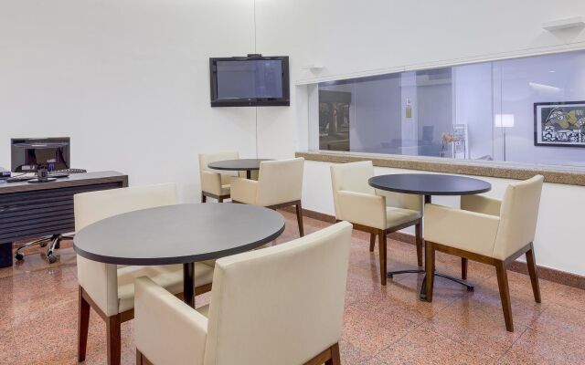 Golden Tulip Goiania Address