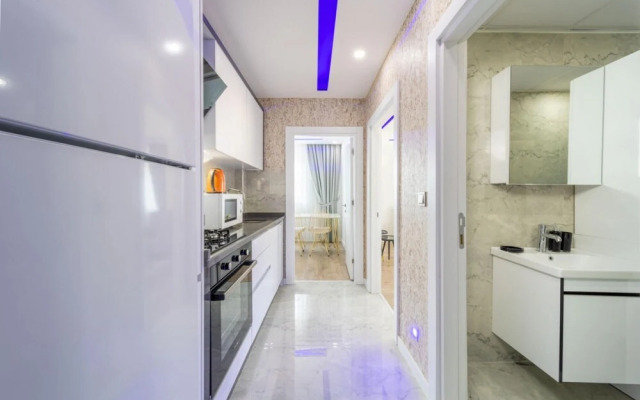Modern and Central Flat Near Beach in Antalya