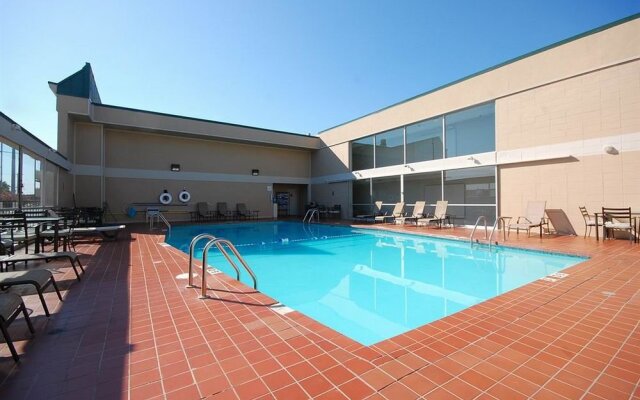 Magnuson Hotel & Meridian Convention Center