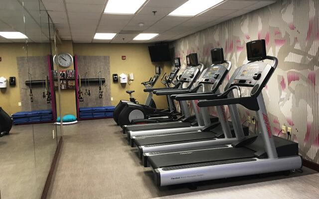 Crowne Plaza Edison by IHG