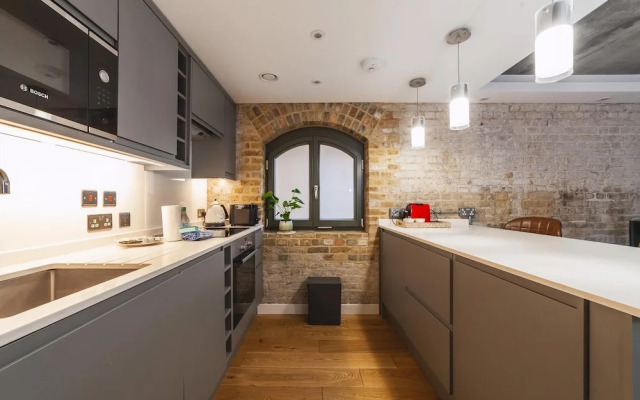 Industrial-chic Flat Near Tower Bridge