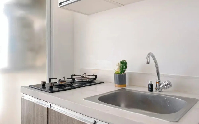 Pristine And Homelike 2Br Apartment At Vittoria Residence