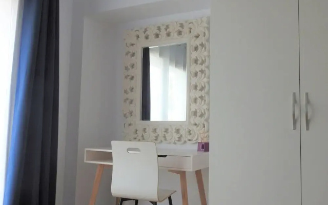 Sandra Rooms