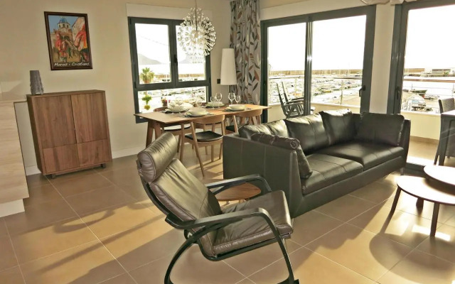 Luxe vakantieappartement aan de jachthaven van Altea met frontaal zeezicht