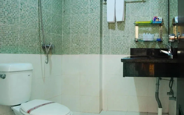 Boutique Holiday Hotel (Beihai Beibuwan Square)