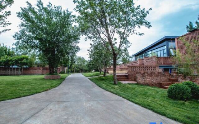 Zhenshun Yunfang Tangquan Art Hotel