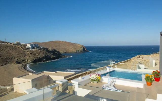 Myrsini's Luxury Suites