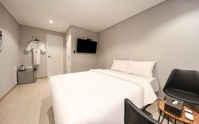 Maximum Hotel