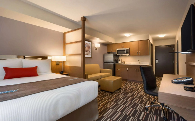Microtel Inn & Suites by Wyndham Oyster Bay