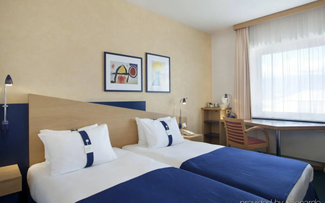 Holiday Inn Express Geneva Airport by IHG