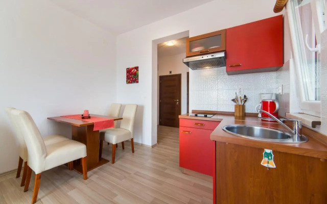 Apartments by the sea Brist, Makarska - 11078