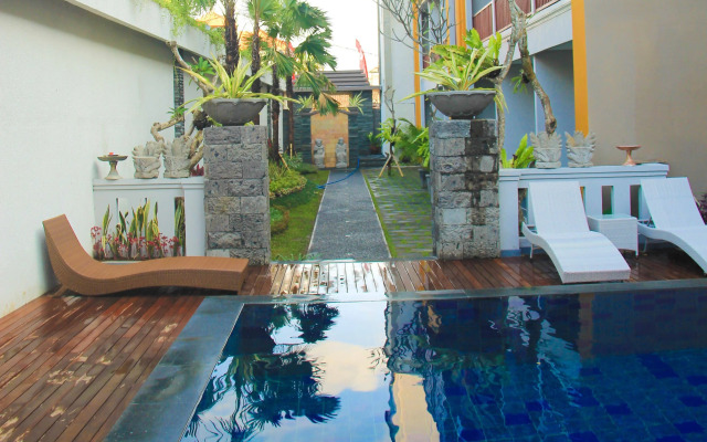 Transera Kamini Legian