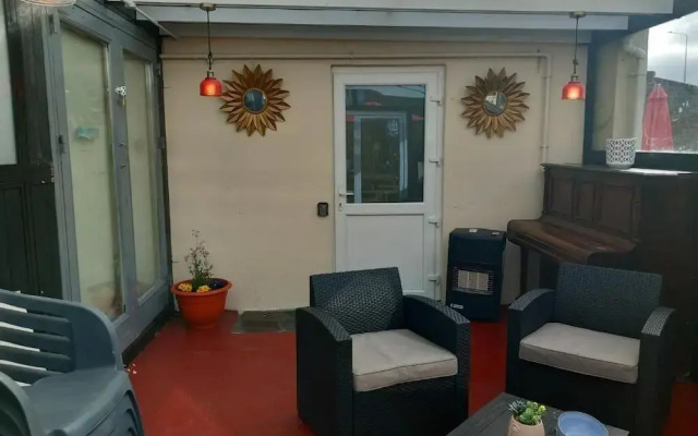 Mattys Pub & Apartments