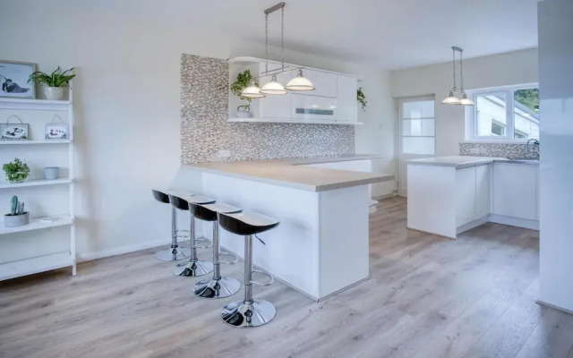 Longview - 4 Bedroom Holiday Home - Pembroke Dock