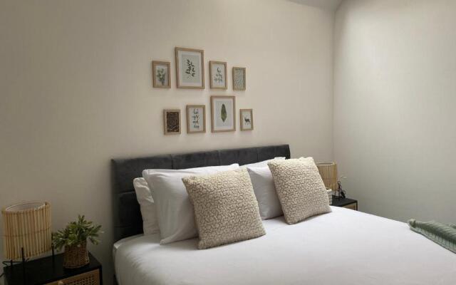 Hounds Gate Luxury Apartments by 1508 Stays