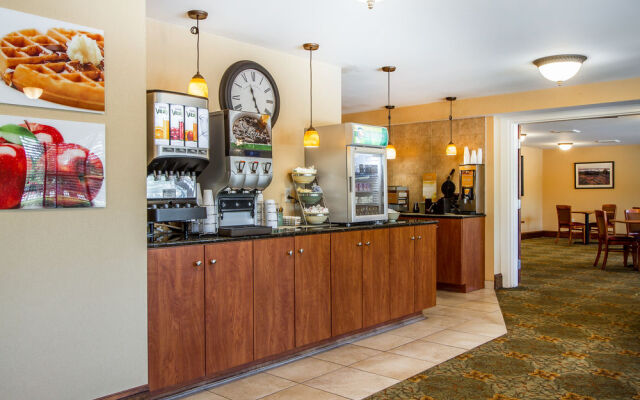 Quality Inn & Suites Evergreen Hotel