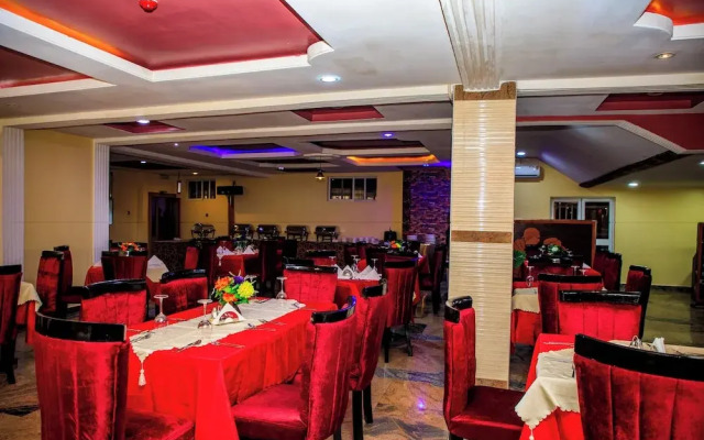 Villa Hilton Hotels & Apartments