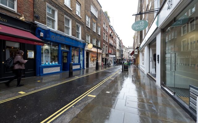 Classic Covent Garden Home by Trafalgar Square