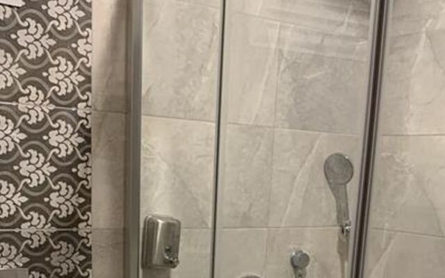 Zuhat Otel