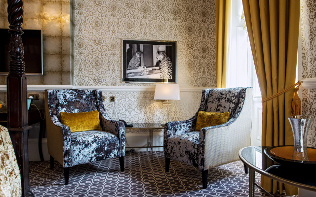 The Maids Head Hotel