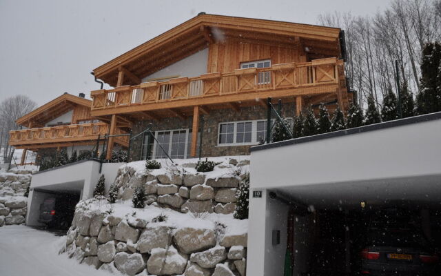 Avenida Panorama Chalets by Alpin Rentals