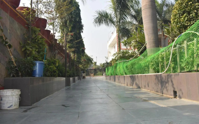 OYO 19306 Flagship Greenfields