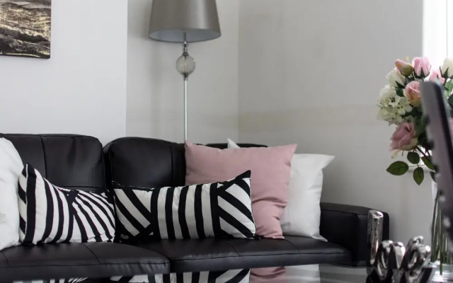 Lux Apartments 4 Bedroom House Molyneux